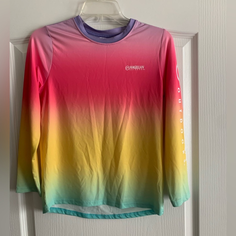 MAGELLAN long sleeve fishing/beach top size MEDIUM